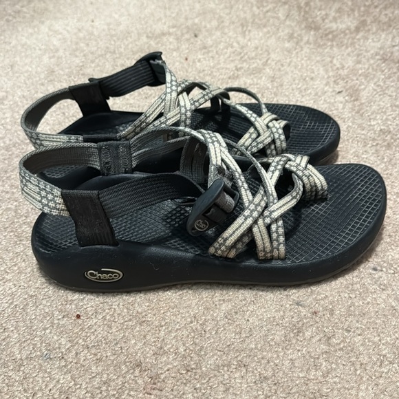 Chaco women’s sandal size 8 - Picture 4 of 5